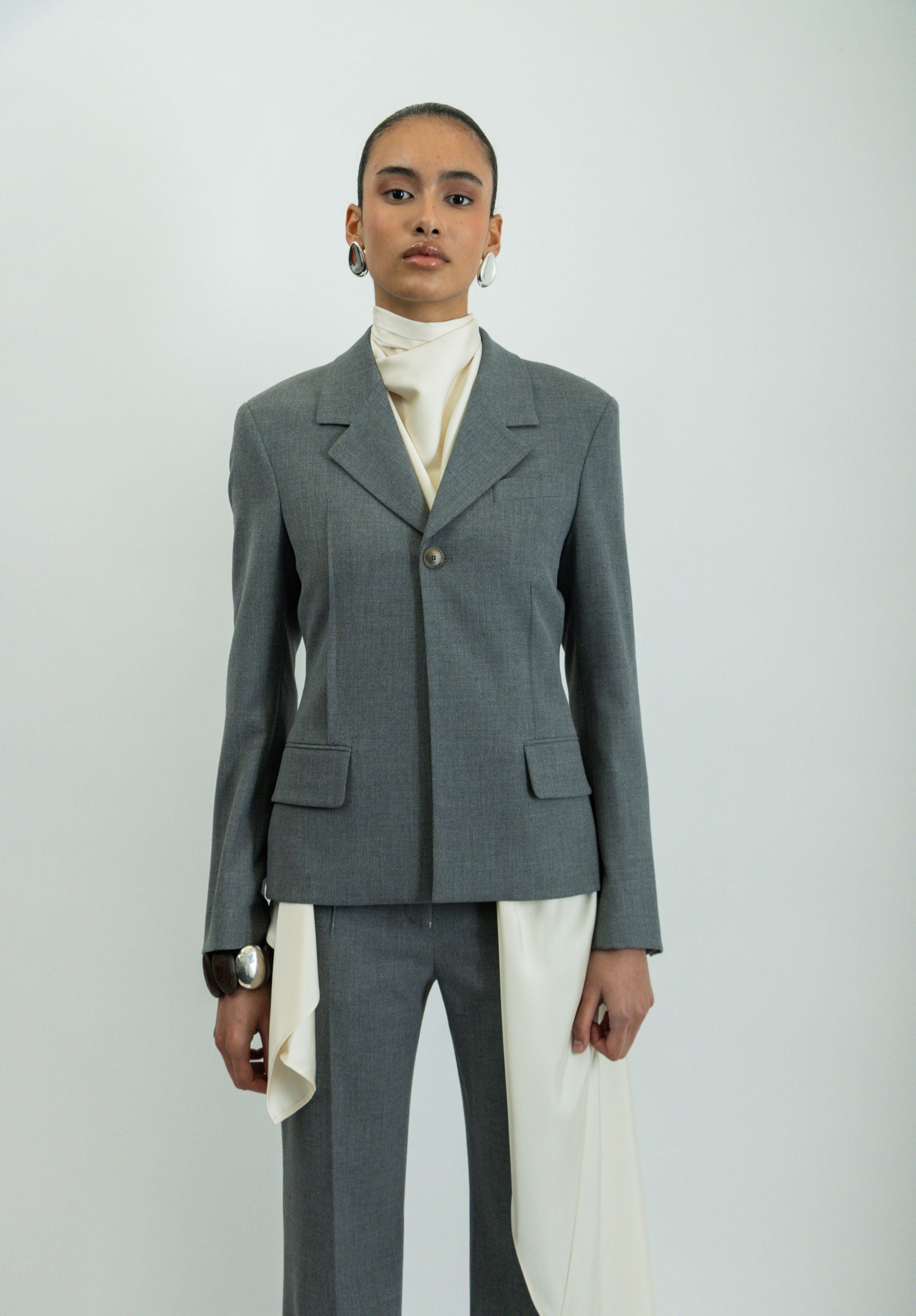 LA SEÑORA BLAZER.
