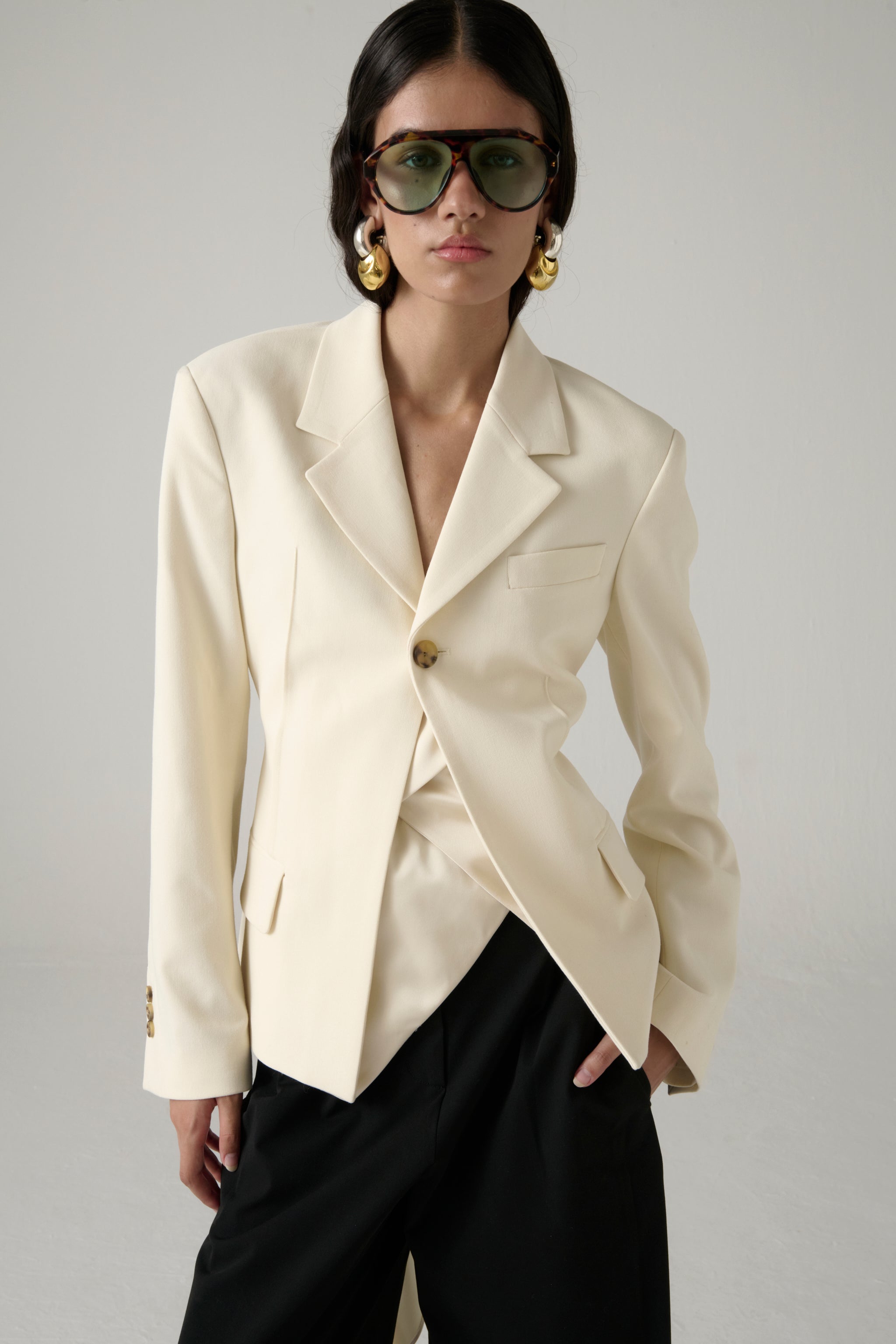 LA SEÑORA BLAZER.