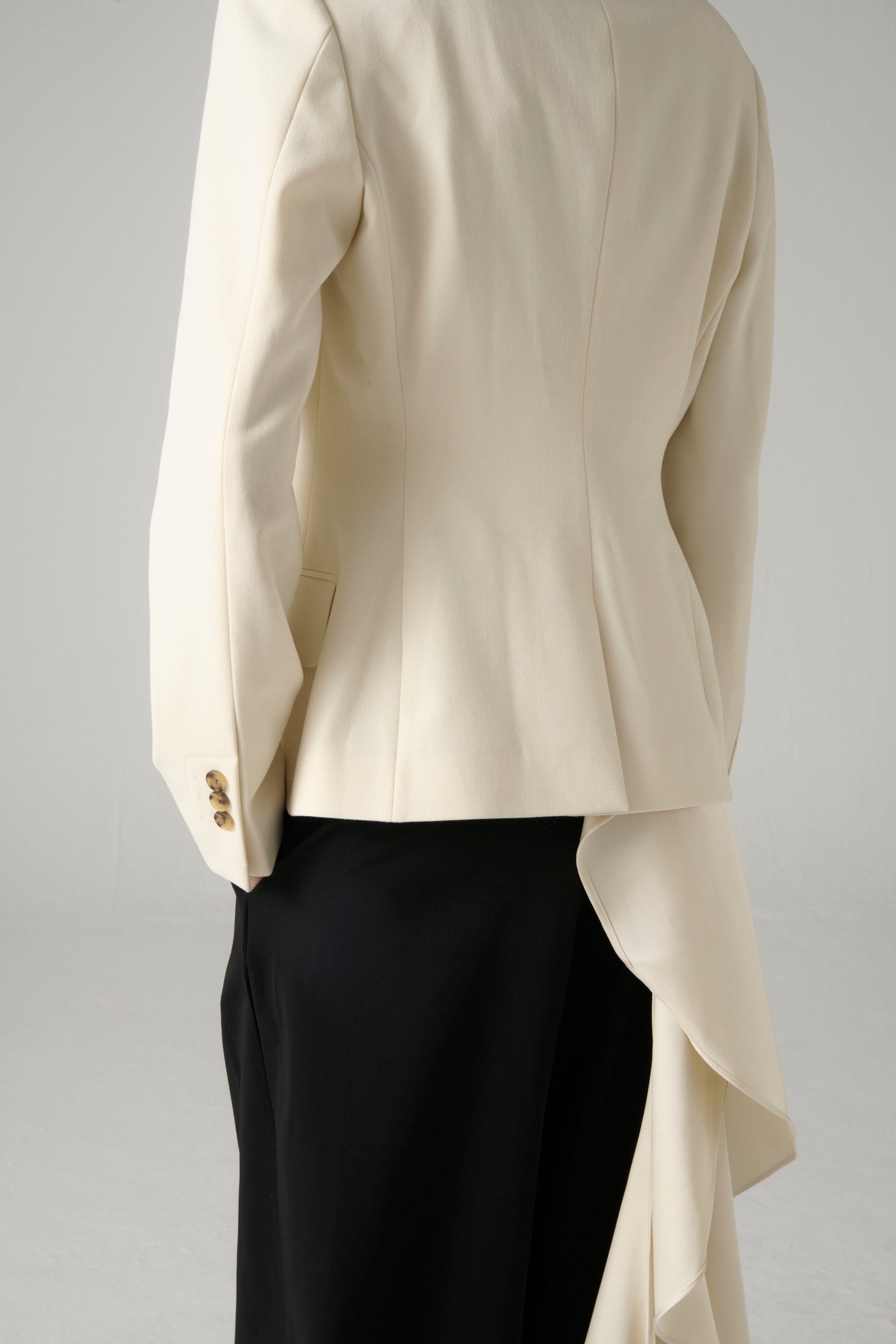 LA SEÑORA BLAZER.