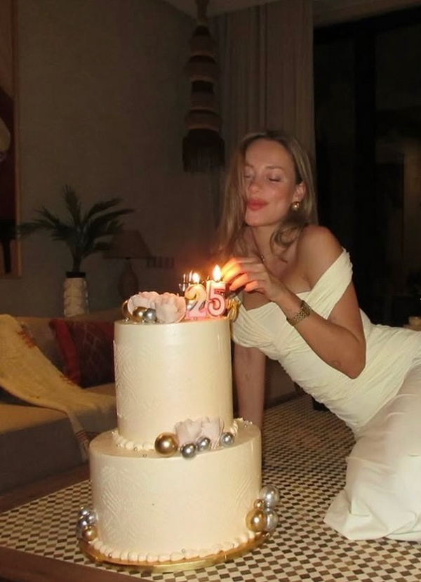 ESTER EXPÓSITO.