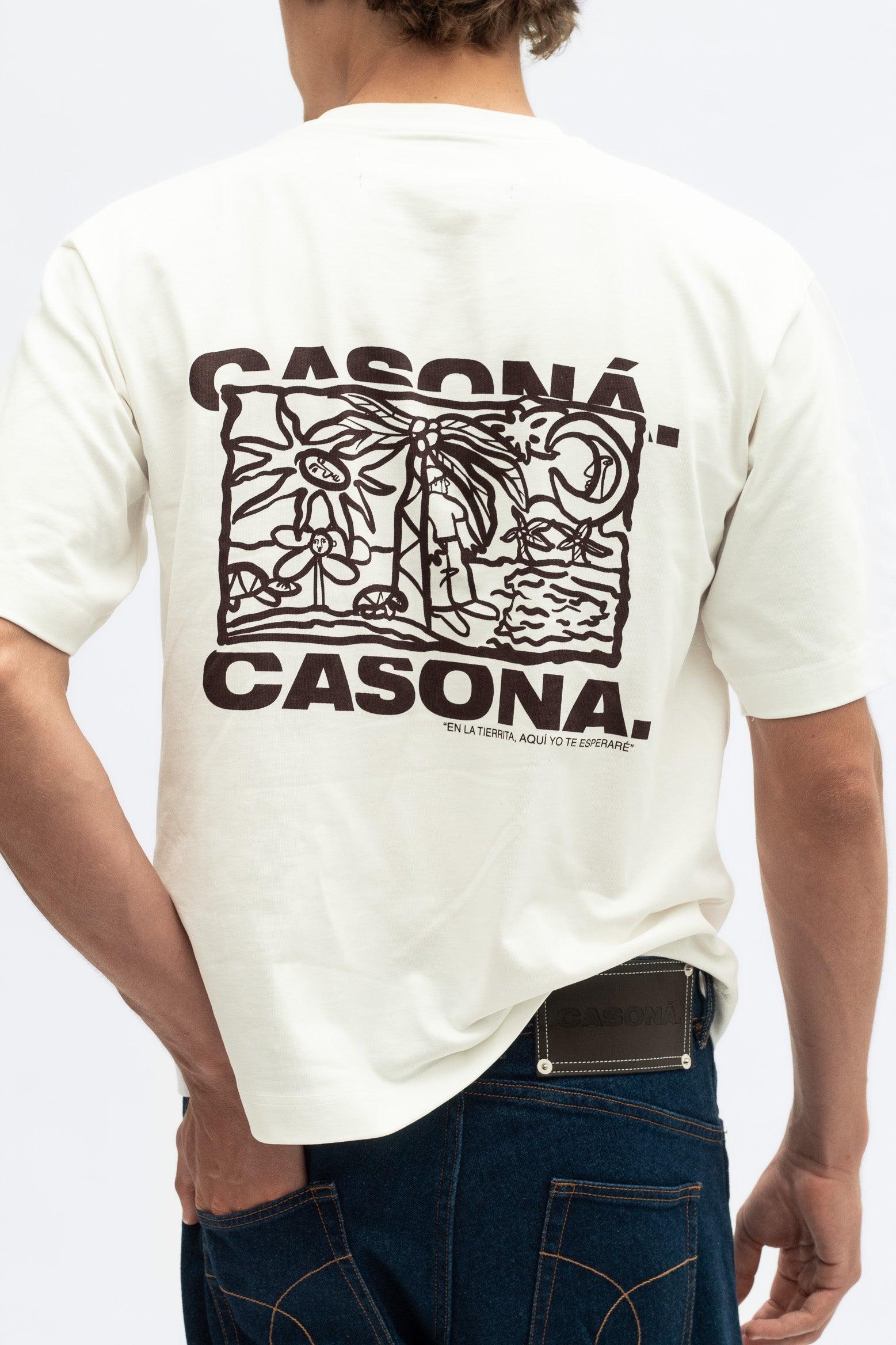 LA CASUAL PLAYERA T-SHIRT.