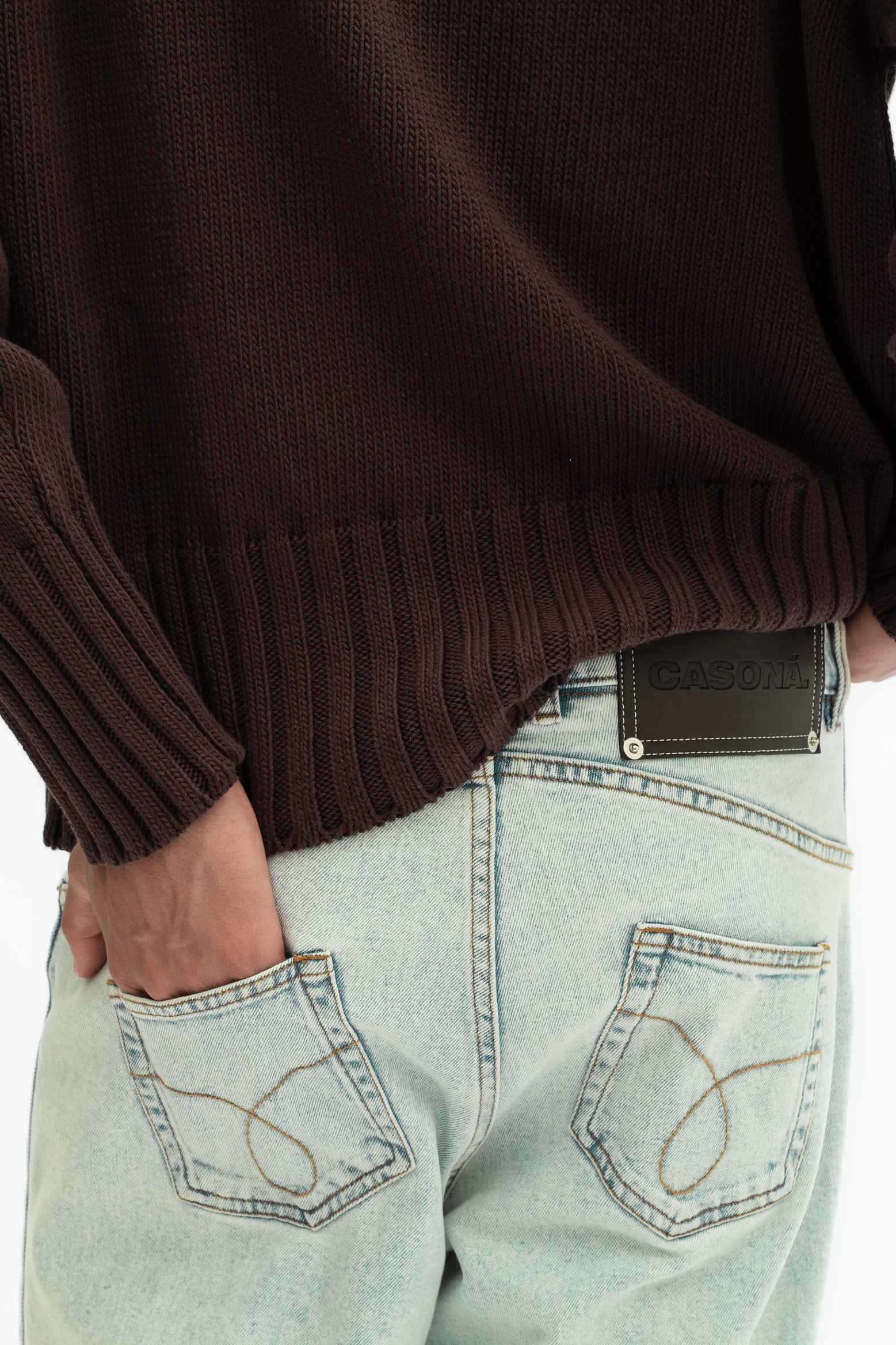 LA CARIÑOSA SWEATER.